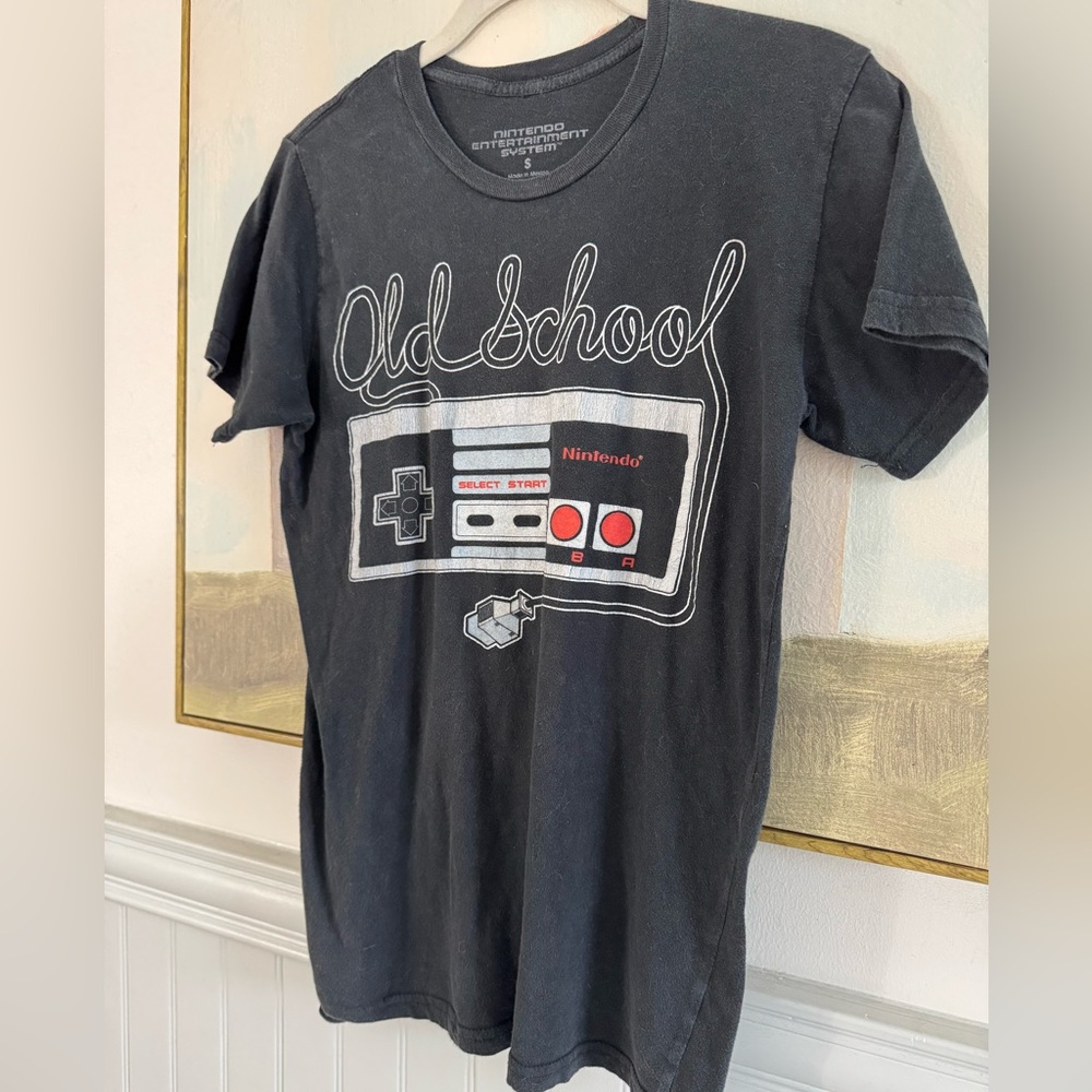 NINTENDO Old School Controller T-Shirt Black Vintage Size Small - Picture 2 of 6
